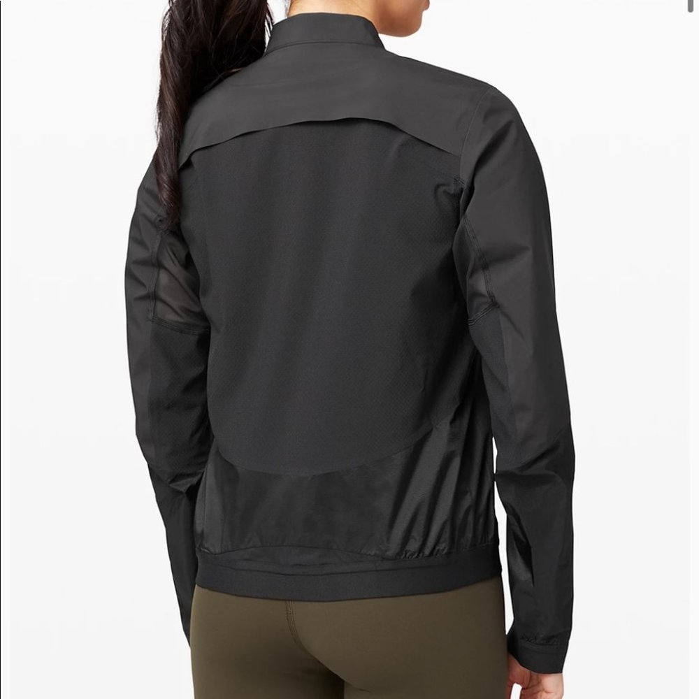 Lululemon Black Run On Waterproof Jacket - Picture 3 of 11
